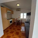 Mladen Apartman *